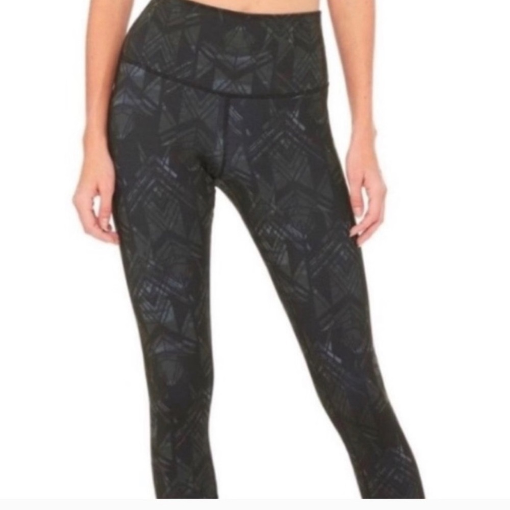Alo Yoga Airbrush leggings